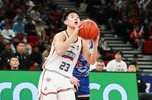 林葳身体条件不占优 进攻是最大特点 河村勇辉一些方面值得他借鉴